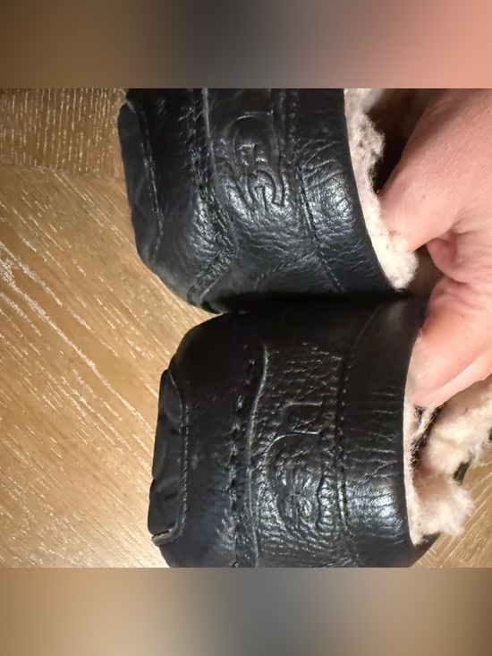 UGG Ascot Men\'s Slipper - Black Matte Leather, US 13 Good Condition